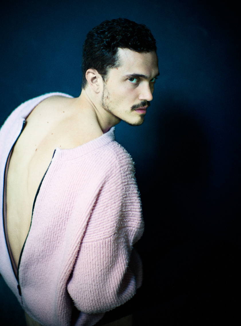 021_karl-glusman_ioulex_3051803_02-portrait1